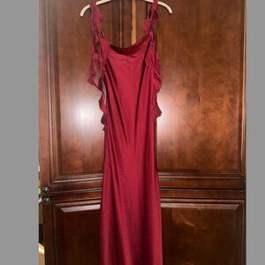 Elegant Burgundy Ruffle Formal Dress